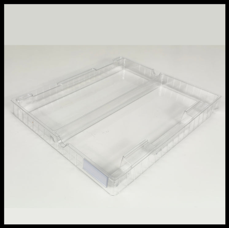 8 stackable trays with 2 compartments each, for carded Hot Wheels® (Main line and Premium)